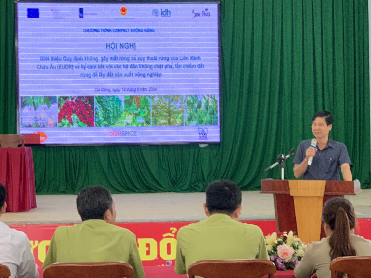 UBND huyện Krông Năng triển khai ký cam kết với các hộ dân “không chặt phá, lấn chiếm đất rừng đề lấy đất sản xuất nông nghiệp” đáp ứng Quy định không gây mất rừng và suy thoái rừng của Liên Minh Châu Âu (EUDR)